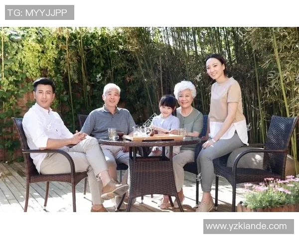 足球巨星温馨家庭合影展现场外亲情时刻 足球巨星温馨家庭合影展现场外亲情时刻