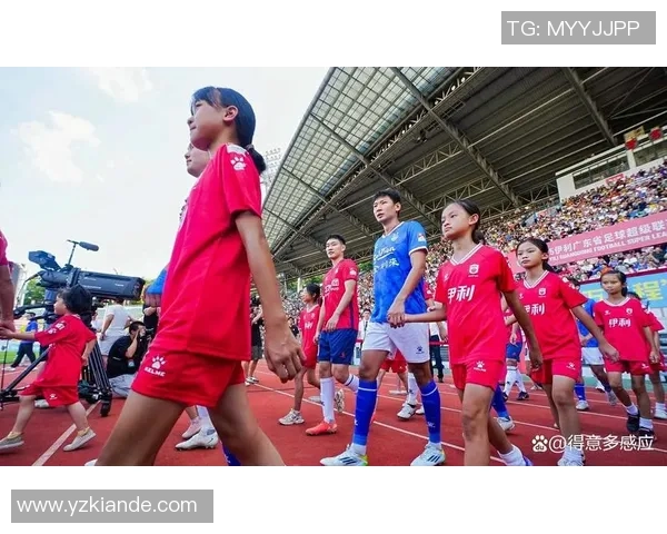 足球精神引领风潮展现球星风采与拼搏精神共谱胜利华章